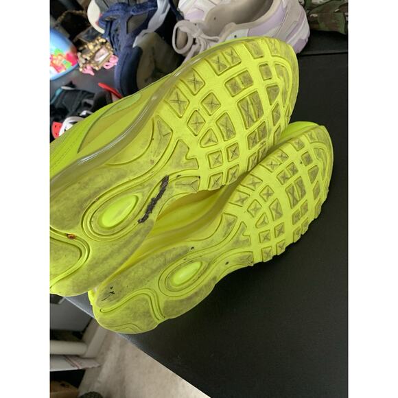 CW7028-700 Nike Air Max 97 SE Retro Triple Volt Green Neon US 10 Women’s Used - Picture 7 of 8
